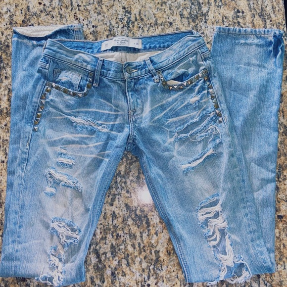 Abercrombie and Fitch distressed bejeweled low rise jeans - Picture 6 of 9